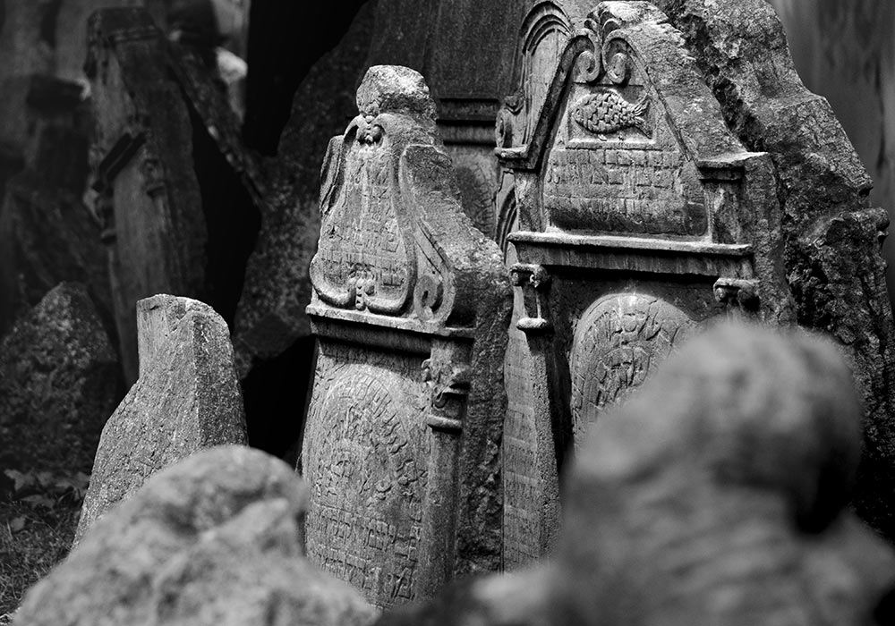 Gravminne på den jødiske kirkegården i Praha