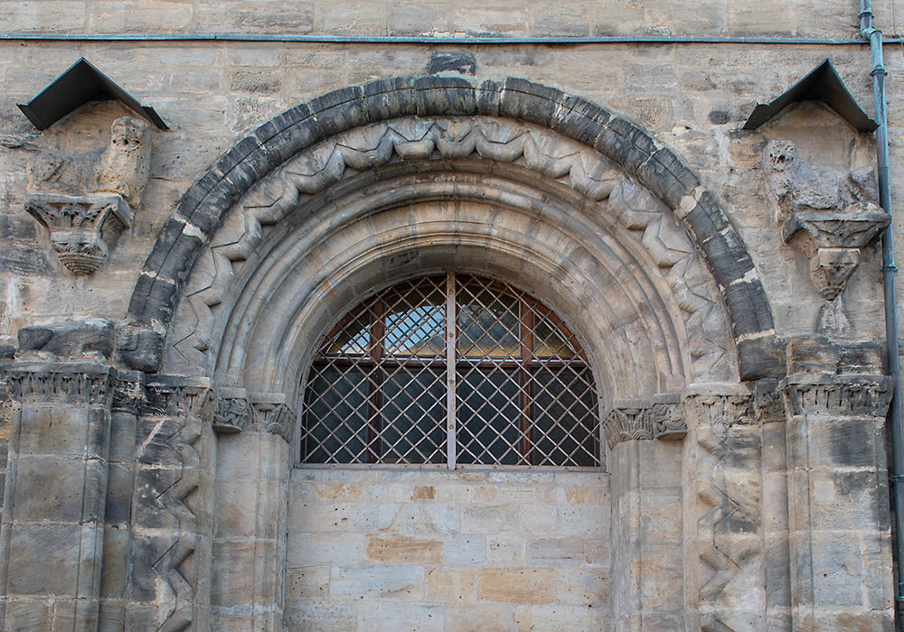 portal bamberg karmelitt-klosterkirke
