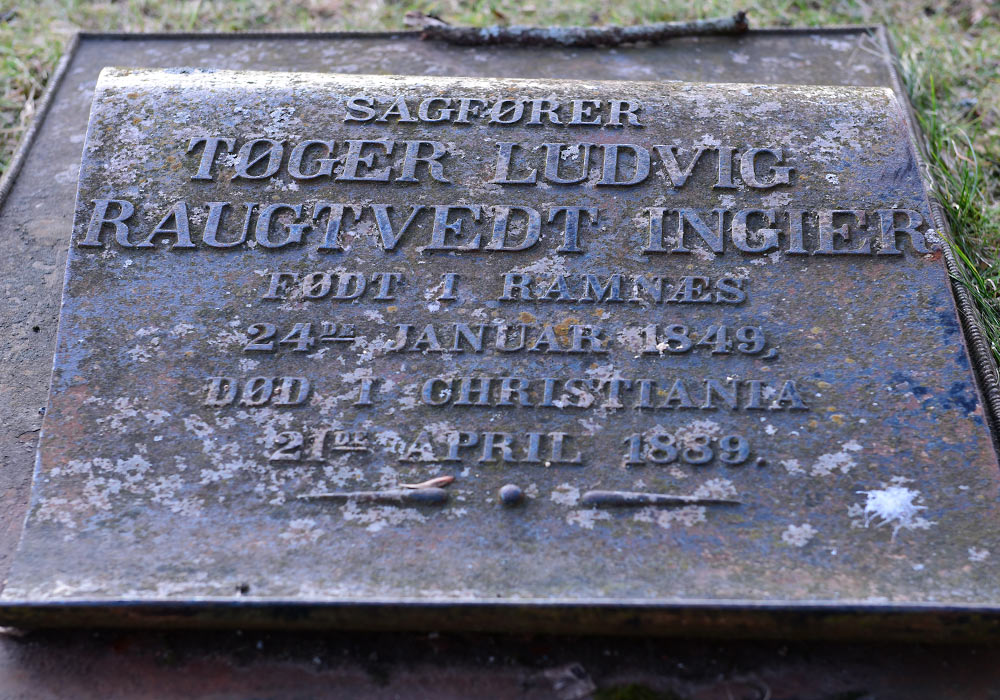 Tøger Ludvig Raugtvedt Ingier - gravminne av jern på Skedsmp kirkegård