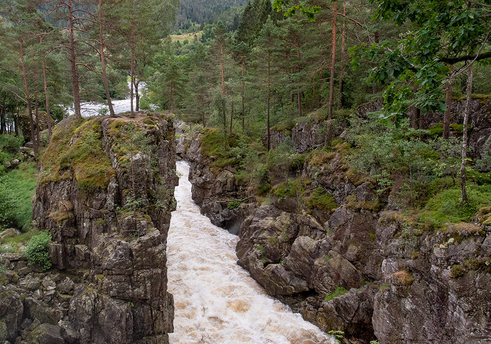 Kvåsfossen mellom Snartemo og Lyngdal