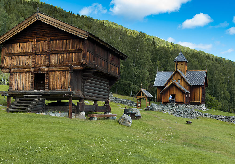 Uvdal stavkirke