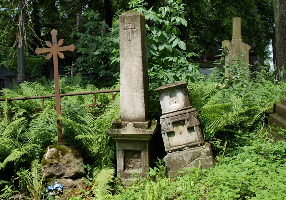 Gravstøtter på kirkegård i Lviv i Ukraina